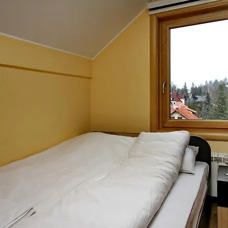 Niks Apartment